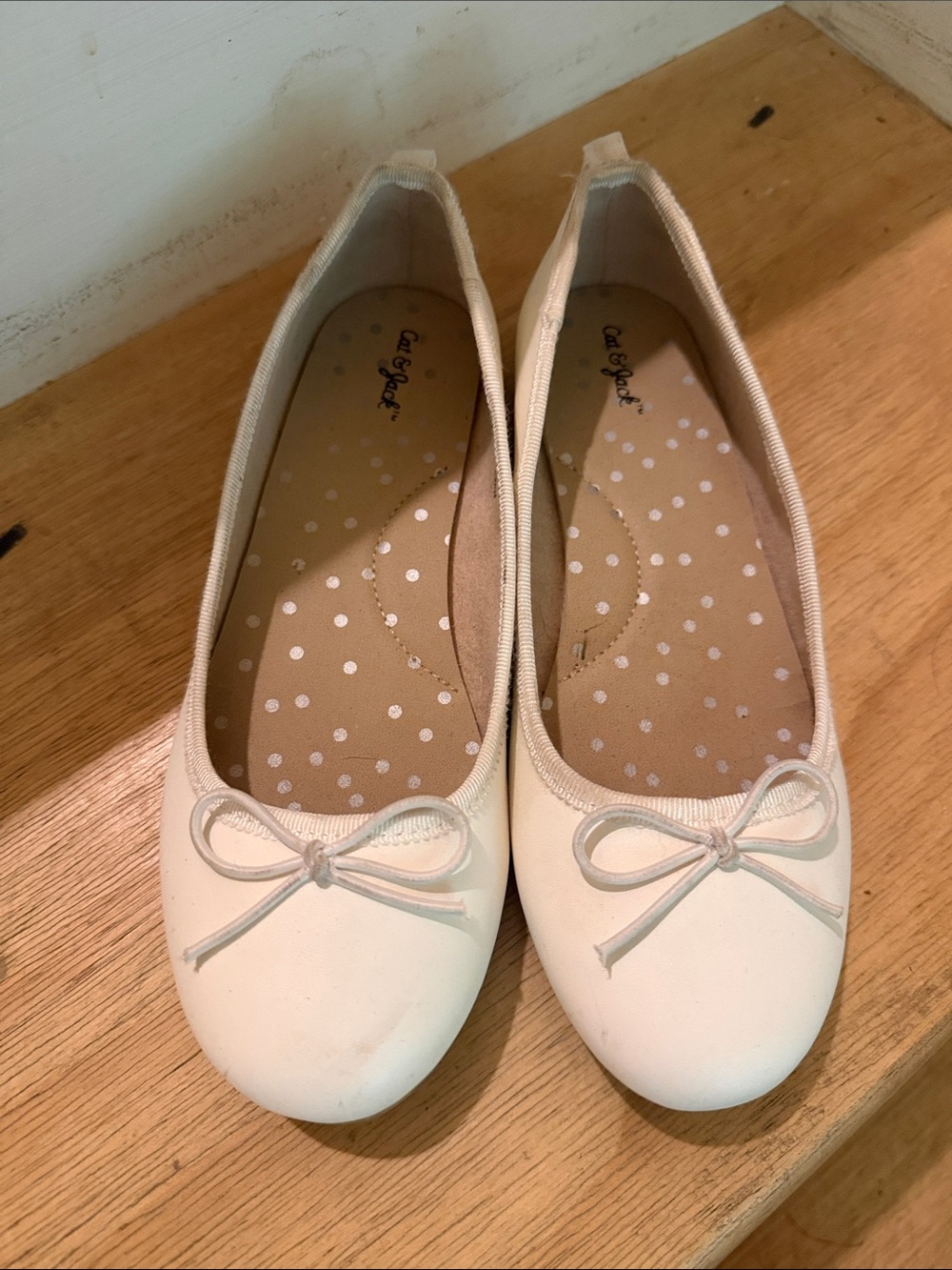 CAT & JACK Cream Ballet Flats with Bow - Girls